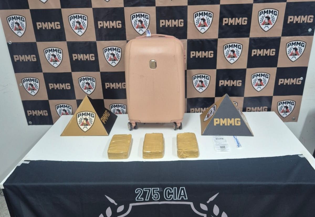 Jovem é presa transportando 3 kg de crack em ônibus interestadual no Vale do Aço