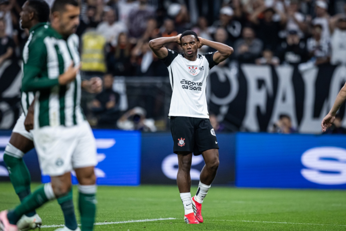 Corinthians sofre derrota para Coritiba e pressão aumenta sobre Dorival Júnior
