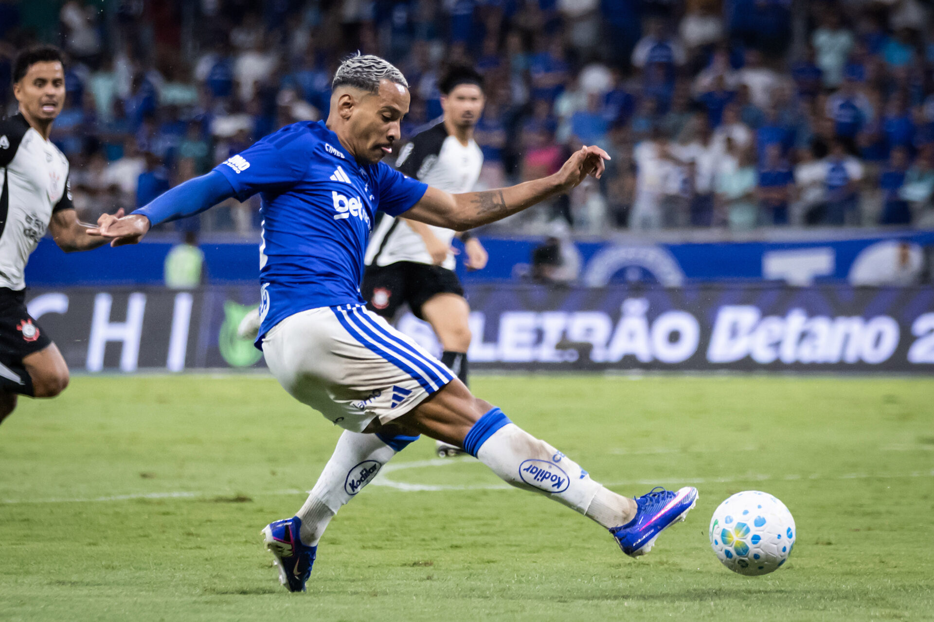 Matheus Pereira celebra retorno do Cruzeiro à Libertadores: “Privilégio jogar no clube do meu coração”