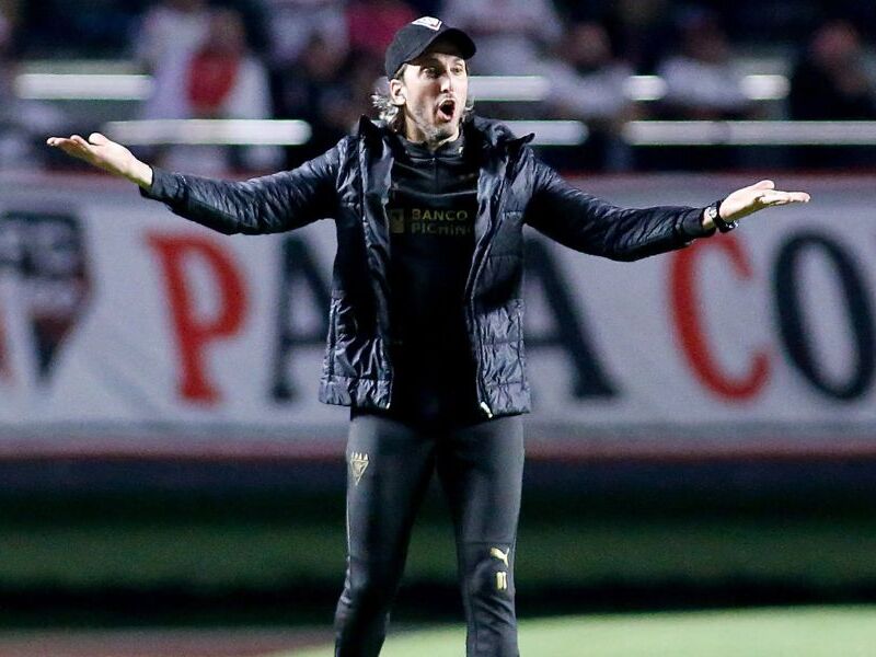 Luis Zubeldía revela surpresa com problema cardíaco e fala sobre pressão no comando do Fluminense