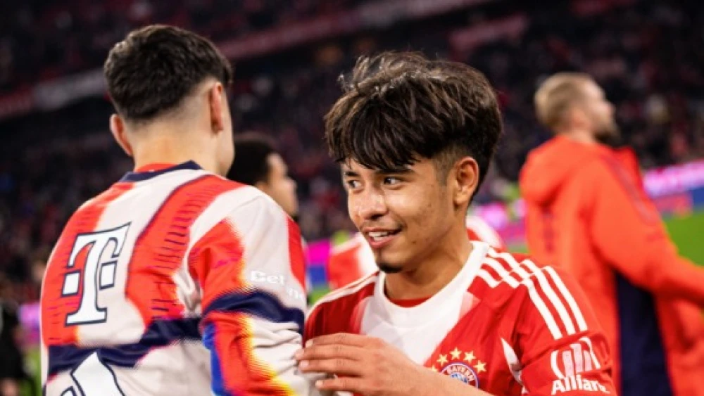 Bayern de Munique dá show e estreia jovem brasileiro em goleada na Bundesliga
