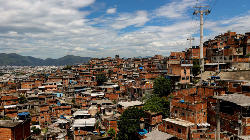 Favelas brasileiras quase triplicam em 40 anos e alarmam especialistas
