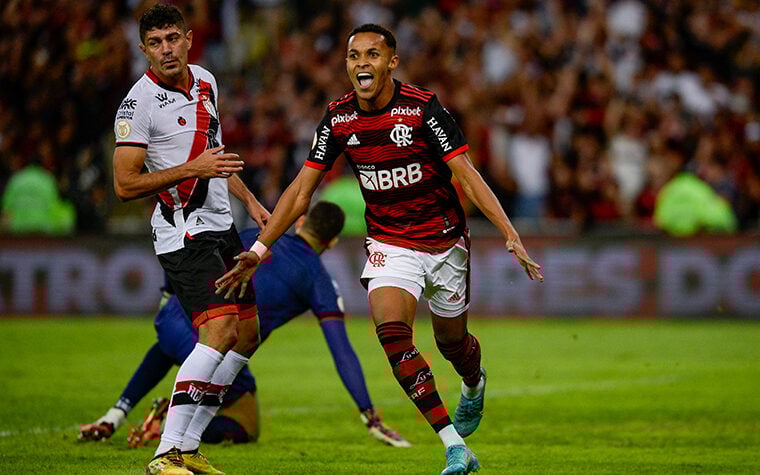 Flamengo pressiona Almería na Justiça do Esporte por dívida milionária de Lázaro