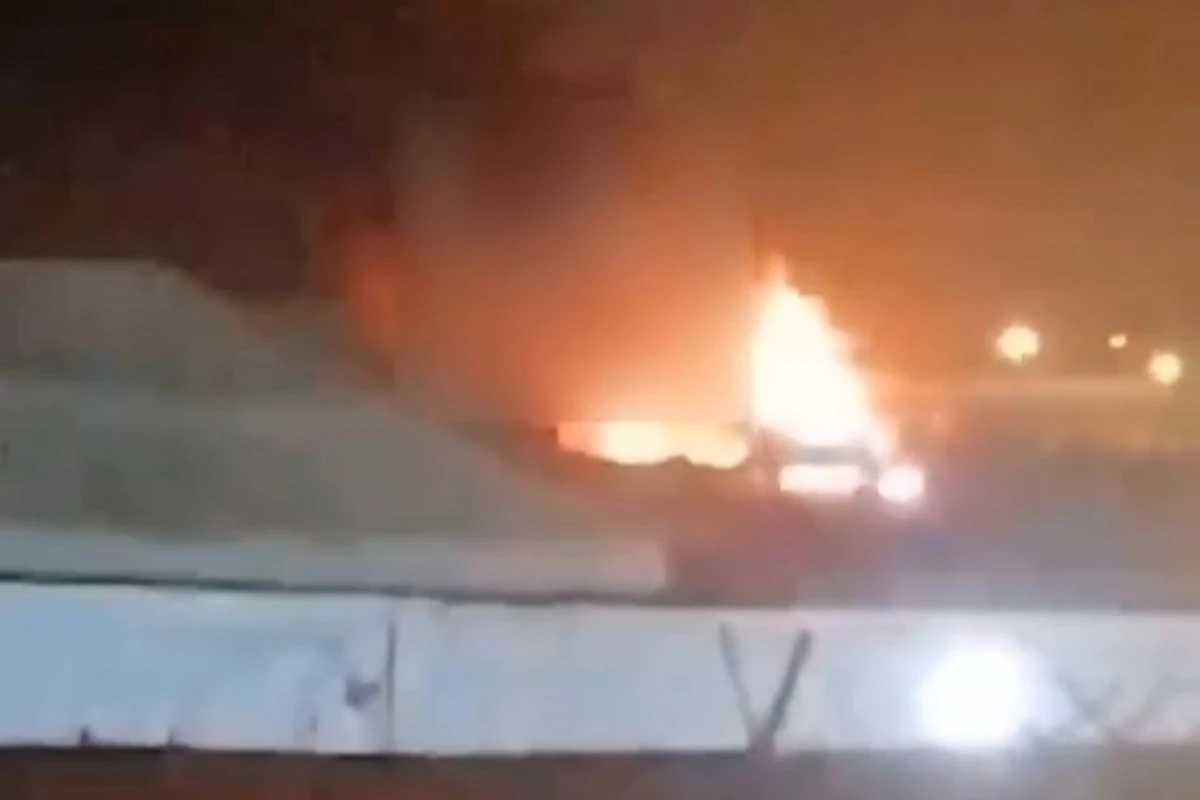 Foguetes atingem aeroporto e áreas diplomáticas em Bagdá, deixando feridos