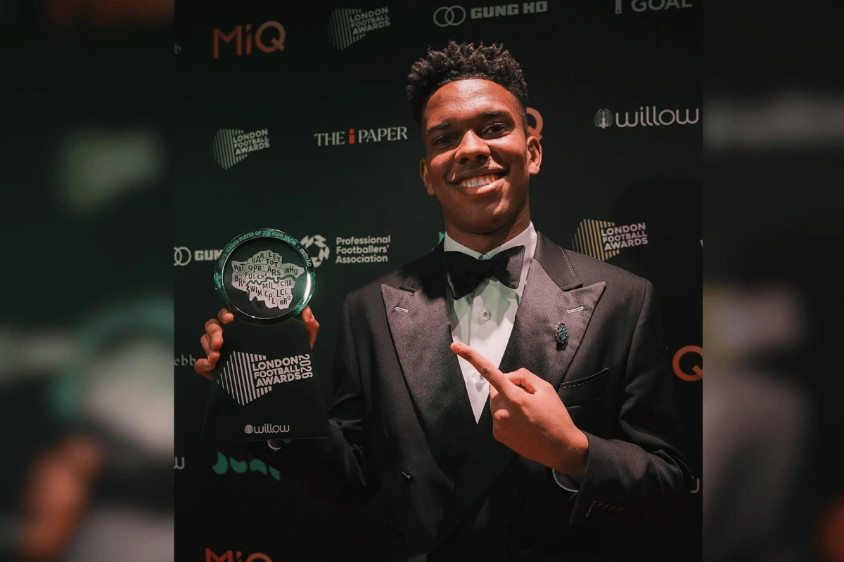 Estêvão é eleito Jogador Jovem do Ano no London Football Awards