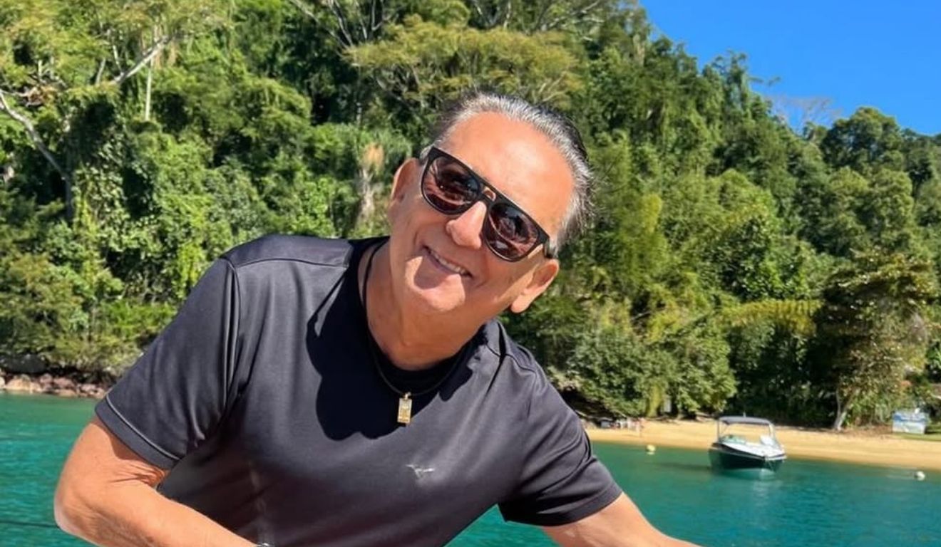 Galvão Bueno estreia no SBT com programa que mistura futebol, jogos e diversão