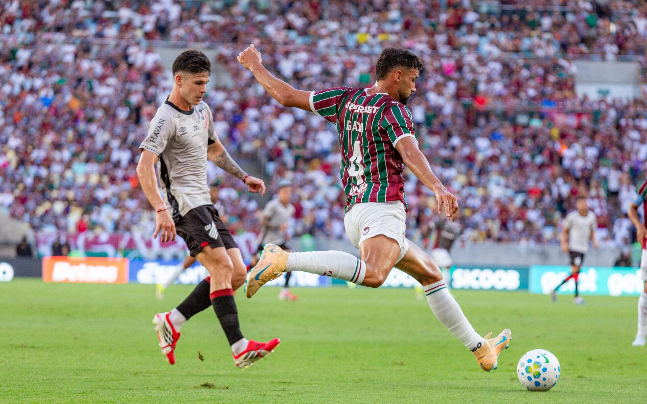 Fluminense vira para cima do Athletico e cria lance que agitou a web no Brasileirão