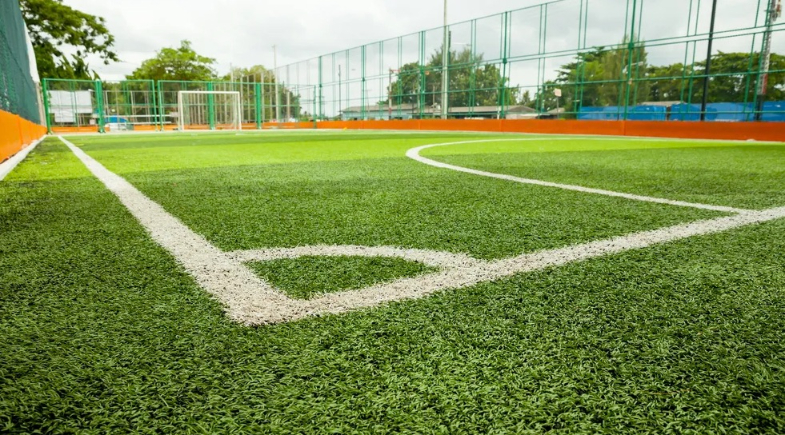 Flamengo propõe mudança nos gramados e reacende debate sobre campos sintéticos no futebol