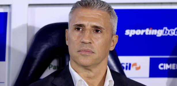 São Paulo critica gestão de Crespo e aponta falhas em negociações de jogadores