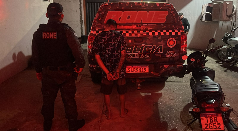 Homem é preso em Teresina por pilotar moto roubada próxima a campo de futebol