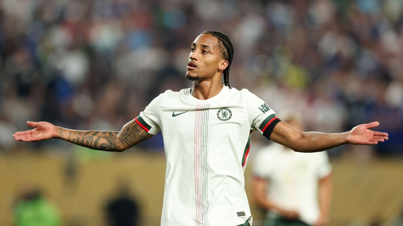 João Pedro brilha com hat-trick e leva Chelsea a vitória histórica na Premier League