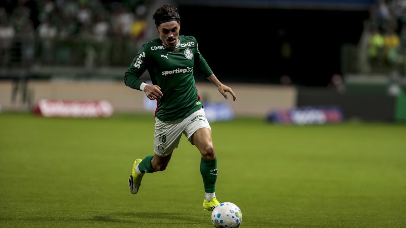 Paraguai surpreende e convoca Mauricio, meia do Palmeiras, para a seleção