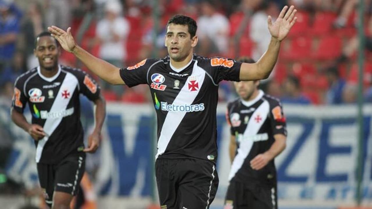 Diego Souza brilha e Vasco atropela Cruzeiro por 3 a 0 no Brasileirão 2011