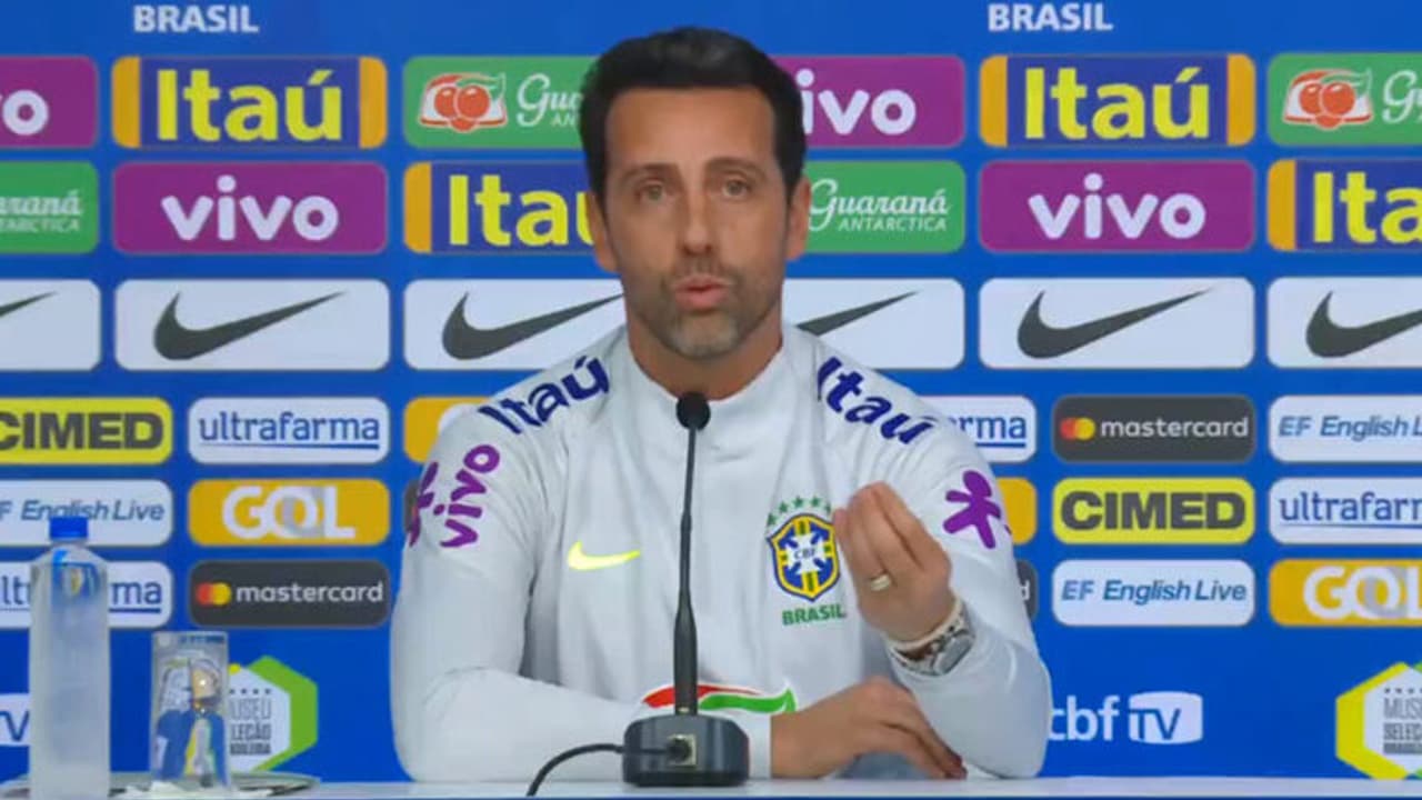 Flamengo avalia mudanças no futebol e mira Edu Gaspar para diretor