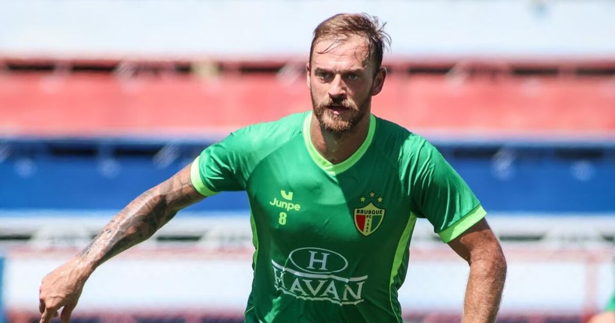 Jonatan Lucca retorna ao futebol brasileiro e reforça o Brusque para a Série C – imagem do artigo