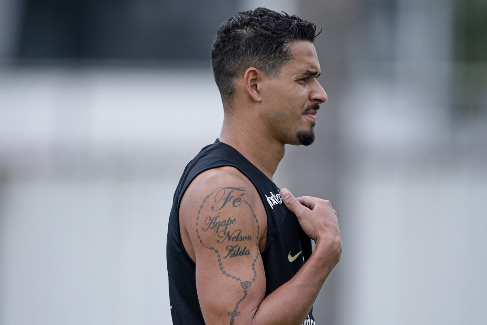 Lucas Veríssimo volta ao Santos para reforçar defesa em momento crítico