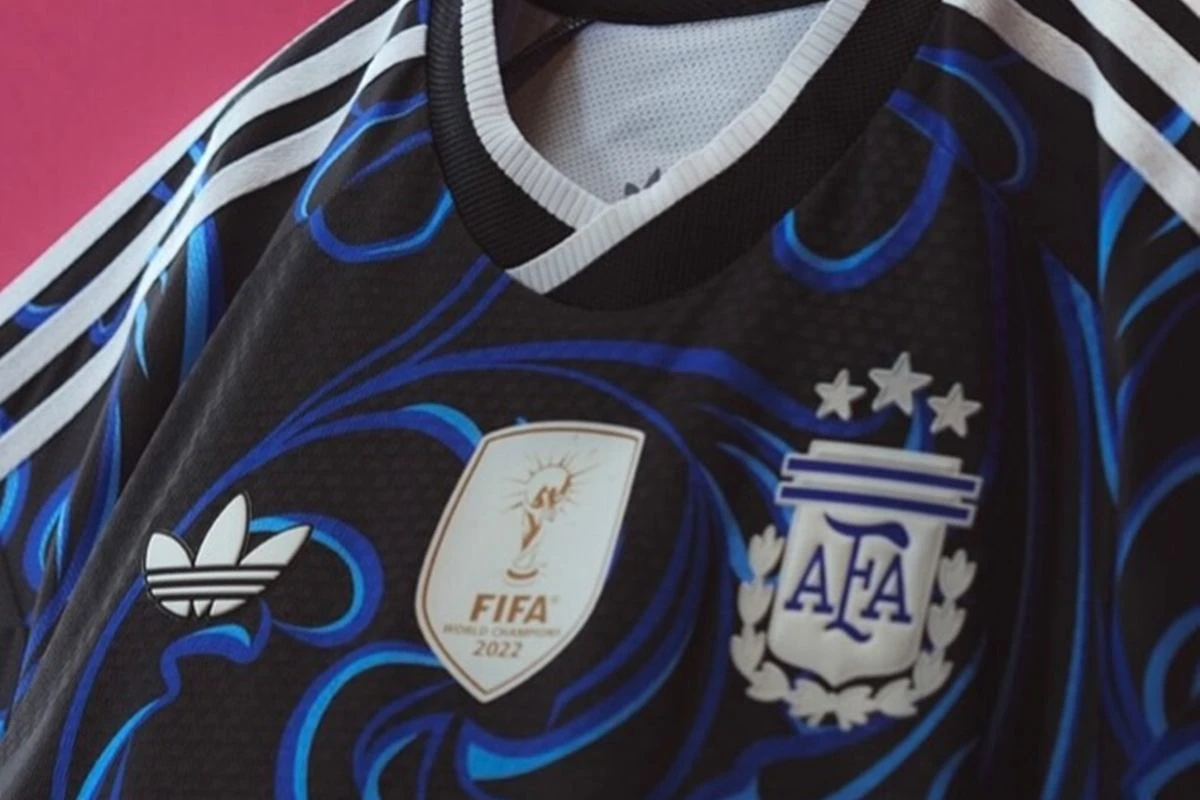 Seleções revelam uniformes da Copa do Mundo 2026: Brasil apresenta camisa reserva azul com toque moderno