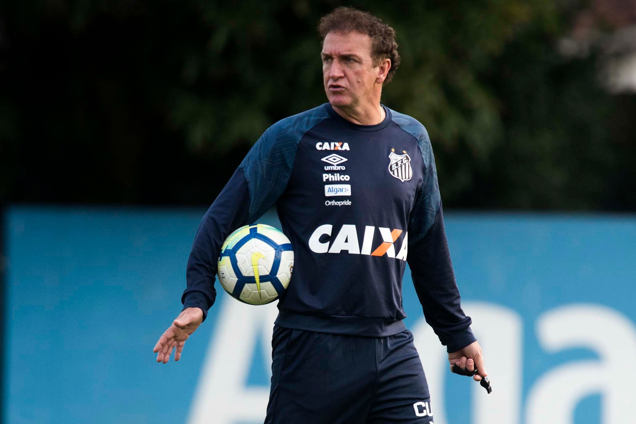 Cuca é o novo técnico do Santos e já chega com missão até 2026