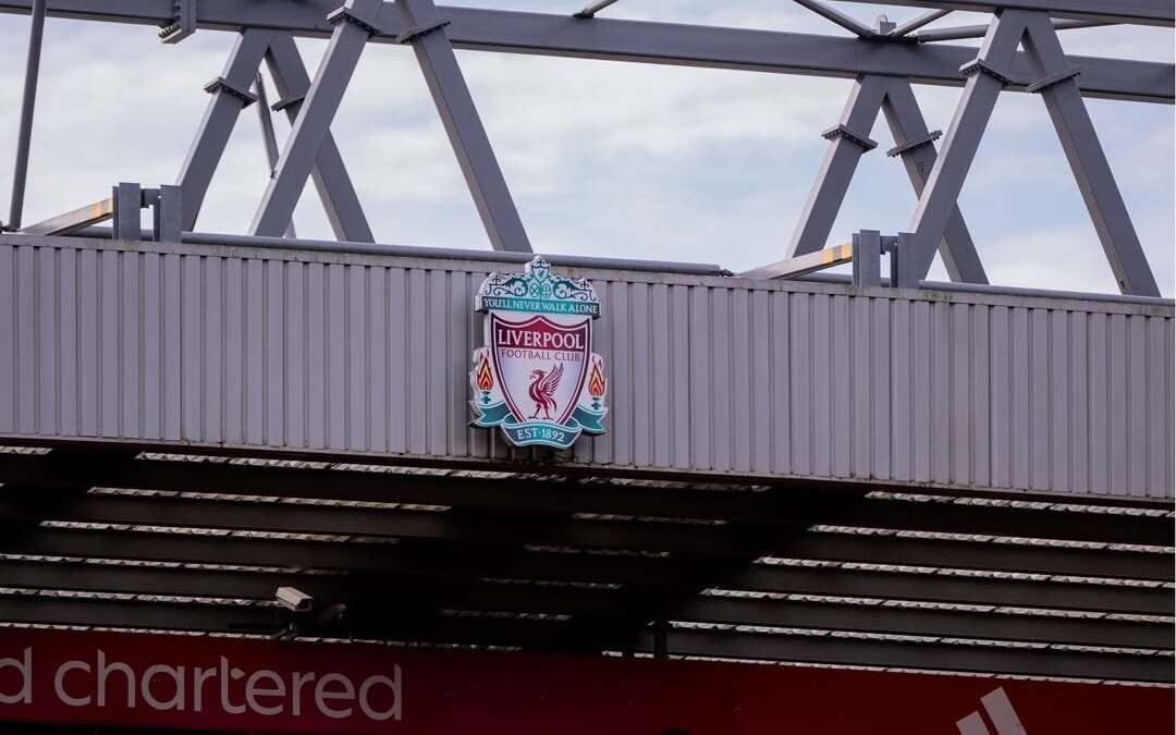 Liverpool lidera corrida por Murillo, zagueiro revelação do Corinthians no Nottingham Forest