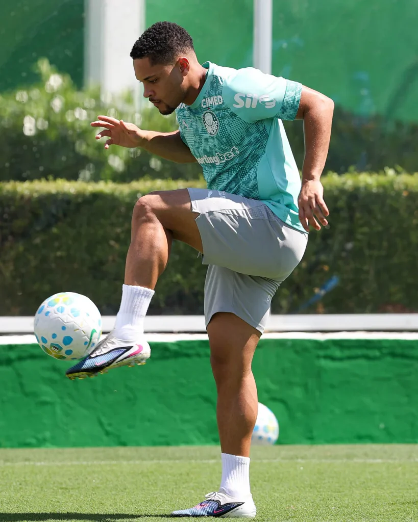 Palmeiras se reapresenta com novidades e segue focado após vitória no Brasileirão