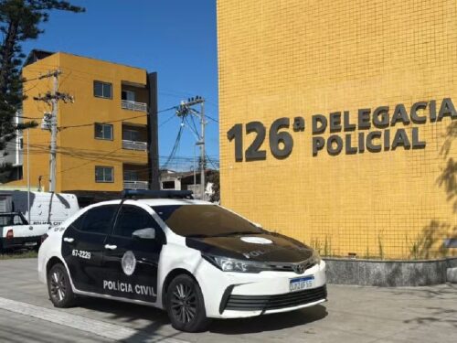 Briga por bola de futebol acaba em ataque com faca e prisão em Cabo Frio