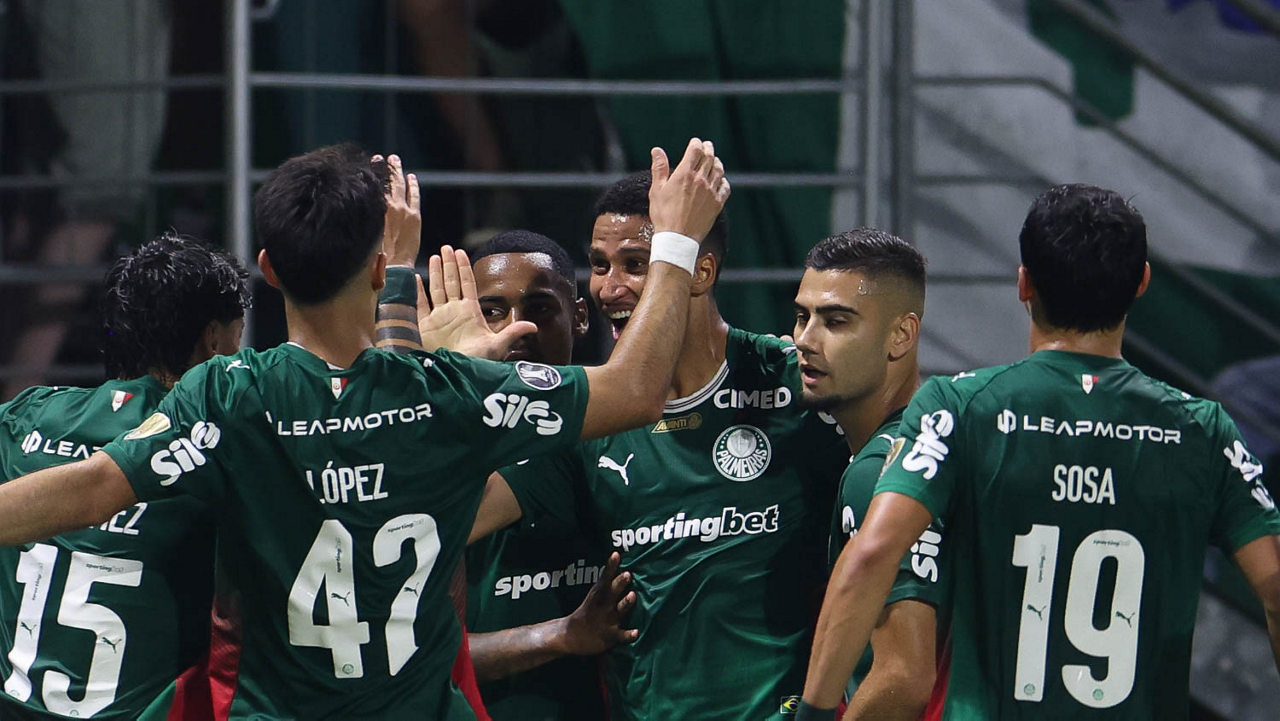 Palmeiras busca manter invencibilidade em casa contra Athletico-PR pelo Brasileirão