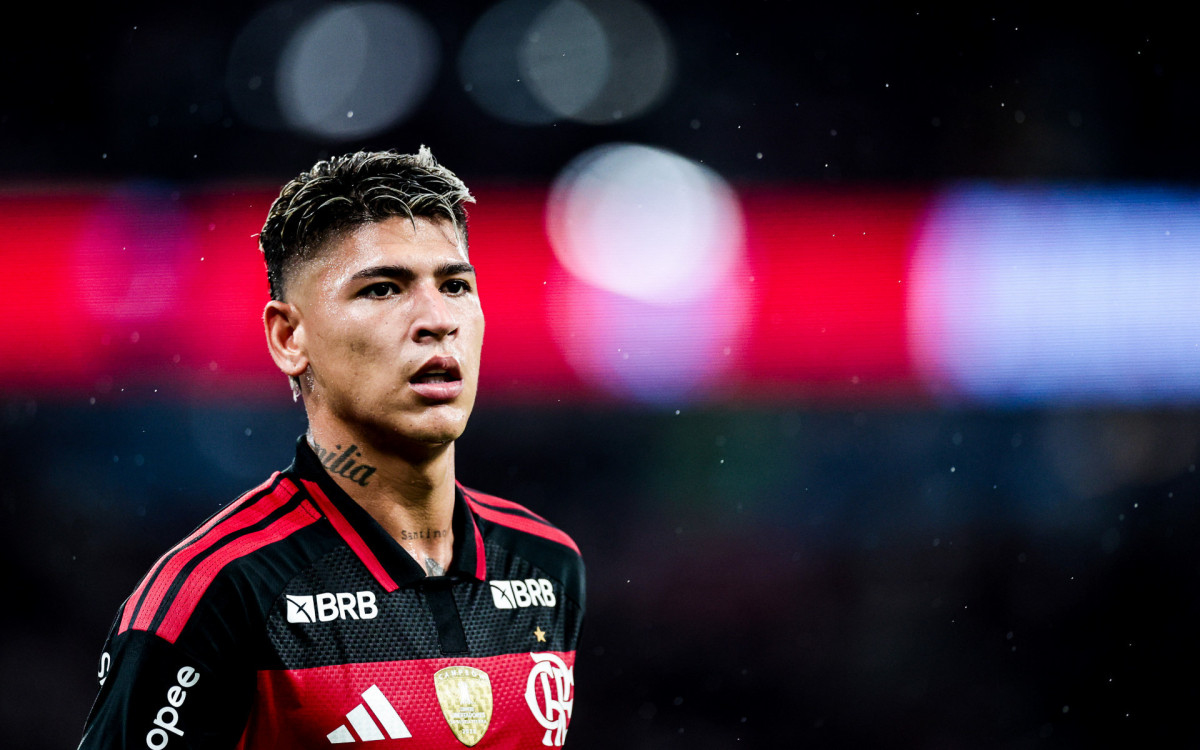 Carrascal enfrenta multa e risco de suspensão prolongada após expulsão no Fla-Flu