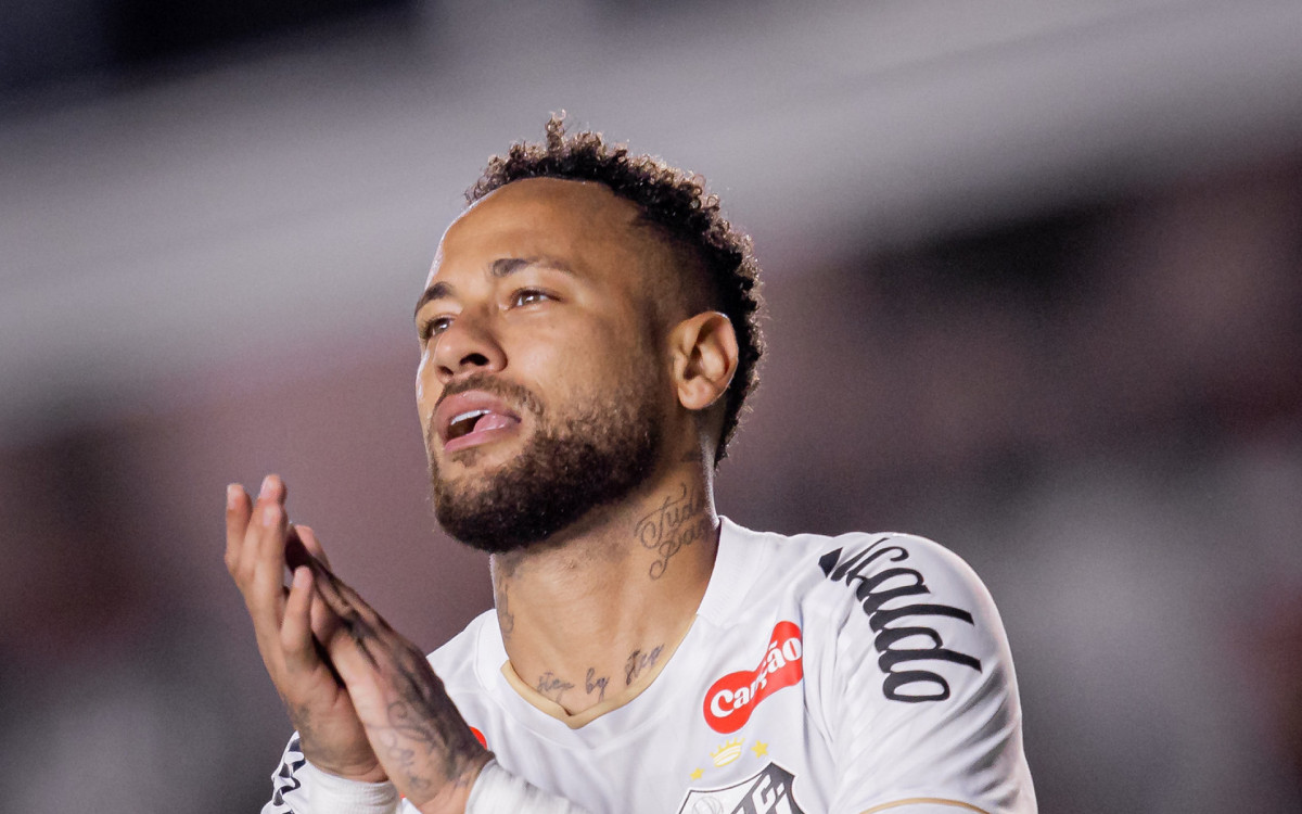 Xavi revela: Neymar foi o único a chegar perto de Messi no Barcelona