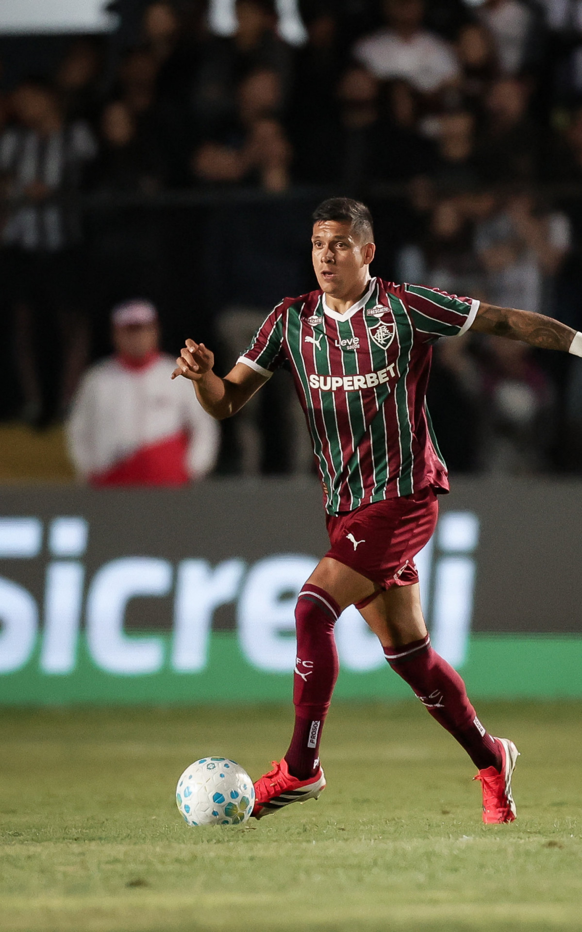 Julián Millán brilha na estreia pelo Fluminense e conquista elogios de Zubeldía