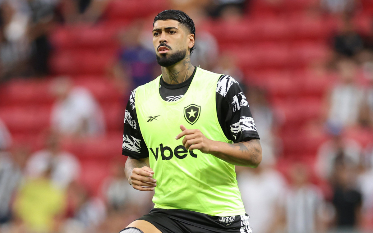 Alexander Barboza se despede do Botafogo entre polêmicas e apoio da torcida