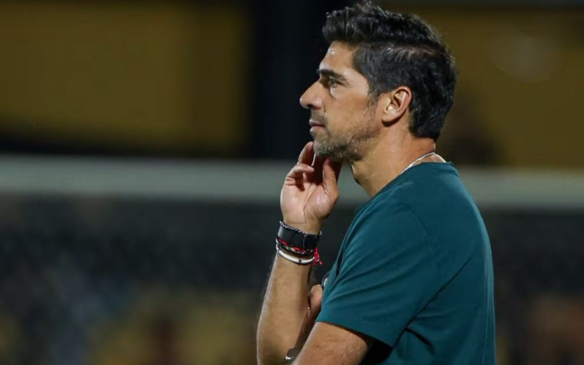 STJD reduz suspensão de Abel Ferreira, mas técnico segue fora do Palmeiras por mais quatro jogos