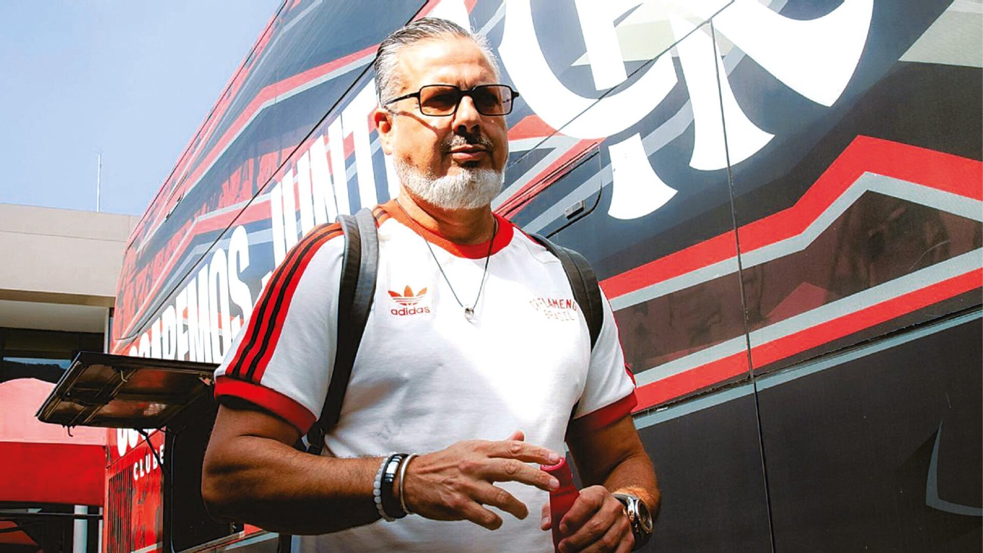 Palmeiras responde com ironia a críticas de diretor do Flamengo e acende rivalidade