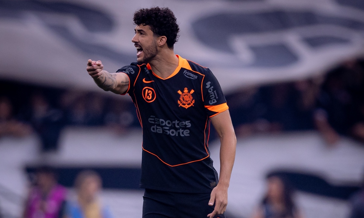 Corinthians alcança sequência inédita de jogos sem sofrer gols com Fernando Diniz