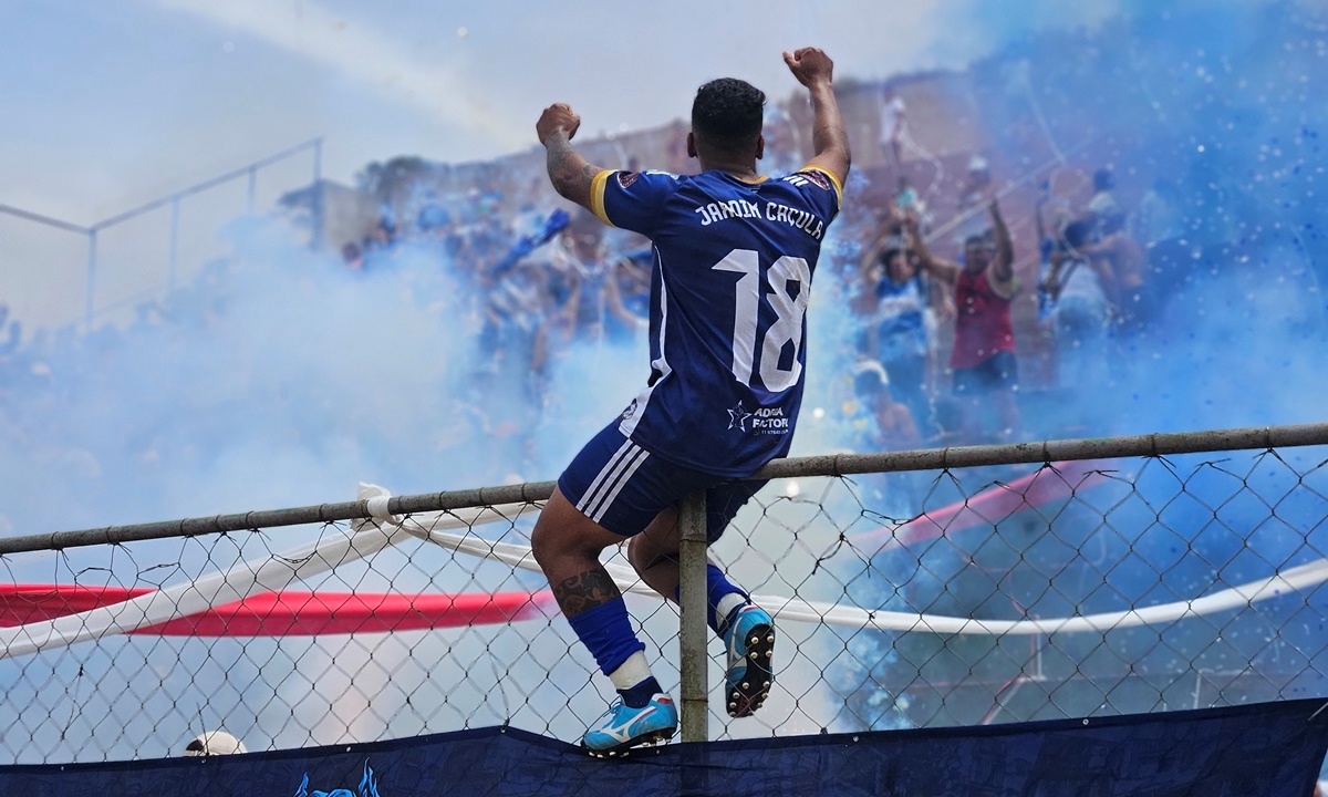 Águia de Ouro e Vila Gomes se enfrentam com favoritismo e equilíbrio no CTT Ouro Fino