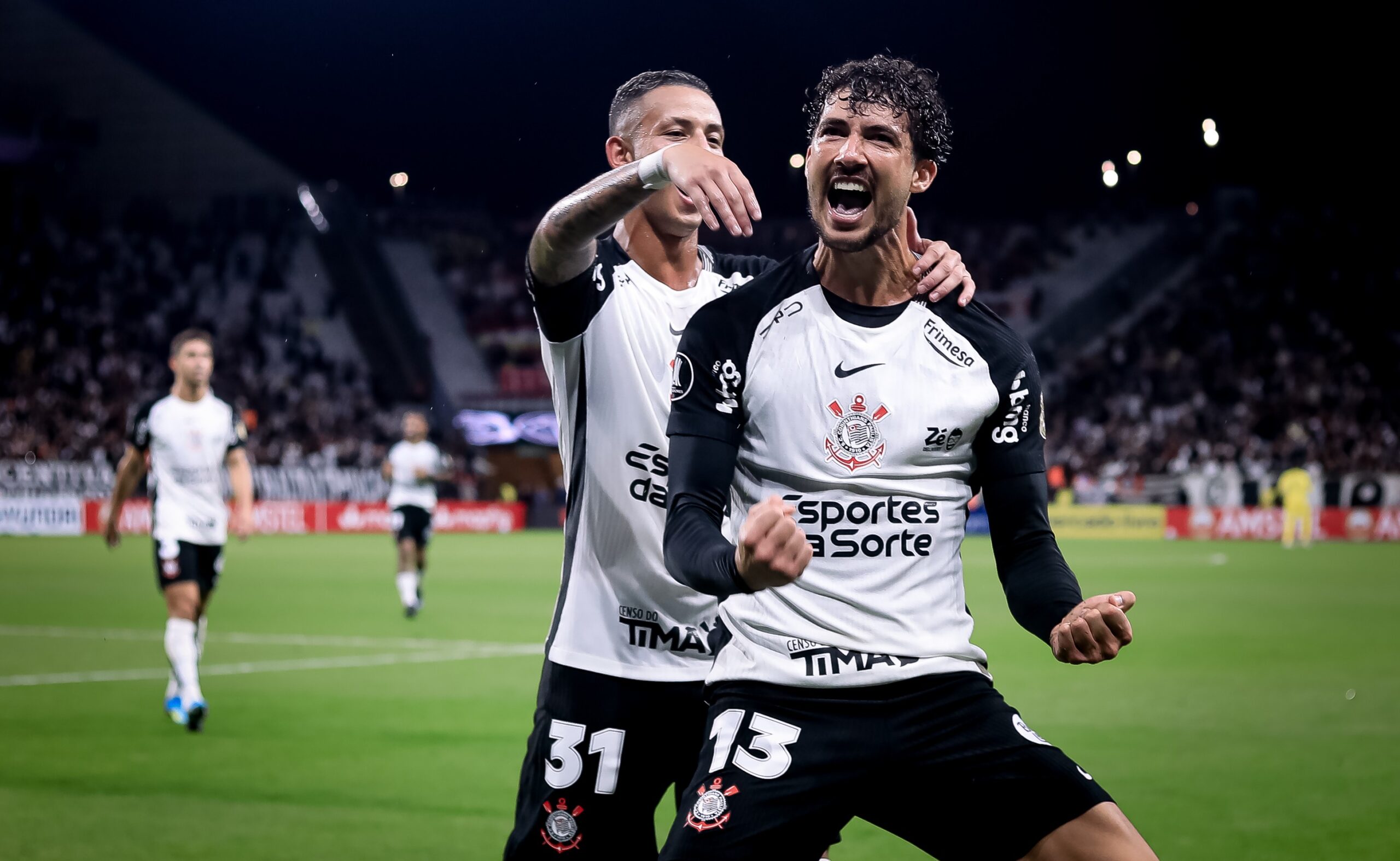 Corinthians brilha na Libertadores e mantém 100% com vitória sobre Santa Fe