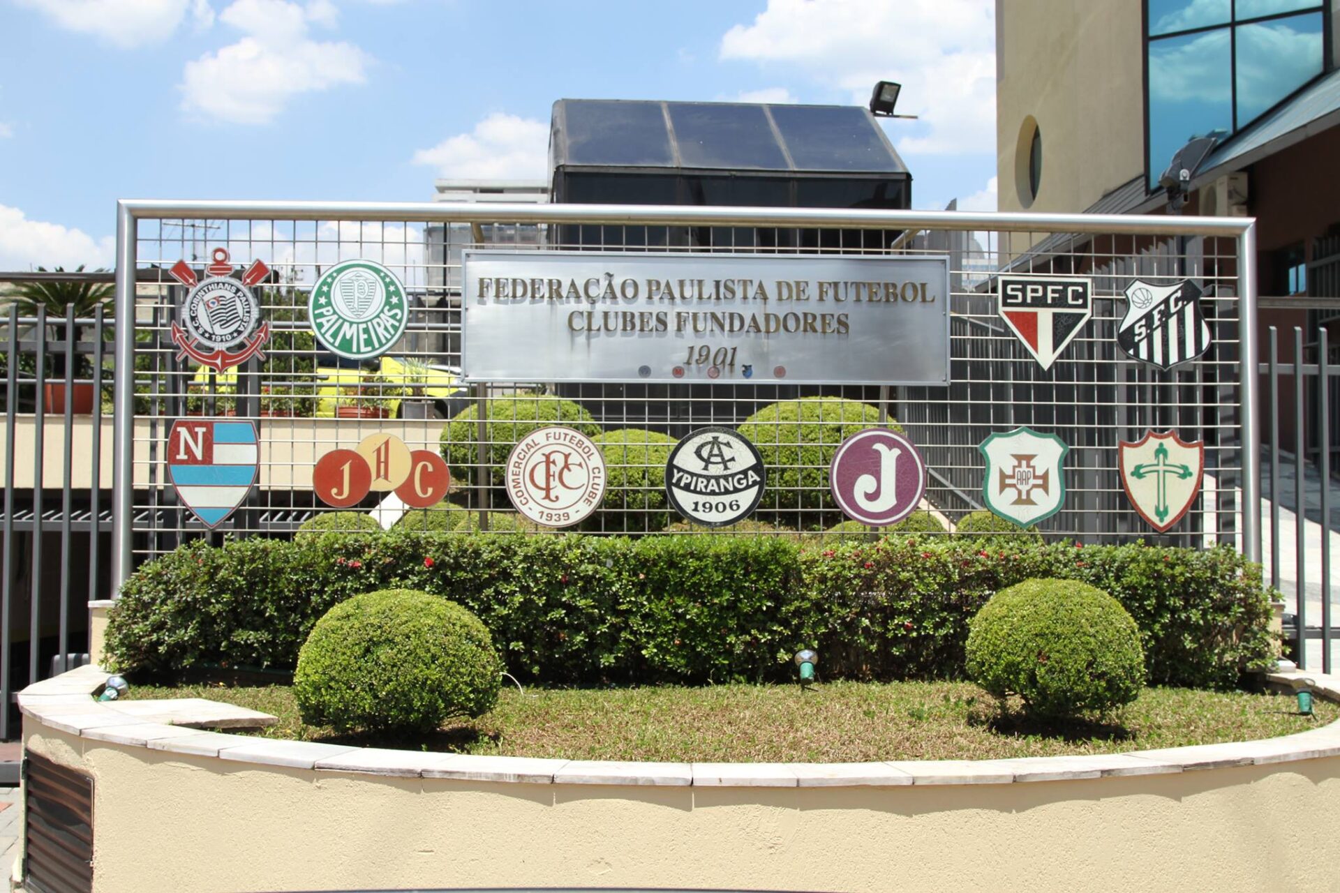 Justiça mantém patrocínio da Petrobras à FPF e afasta restrição sobre reeleição