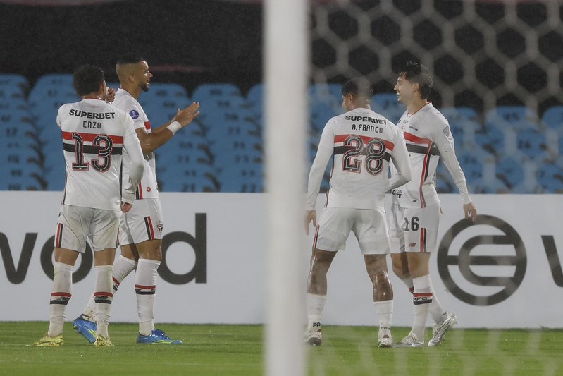 São Paulo vence Boston River em jogo difícil e estreia com vitória na Sul-Americana