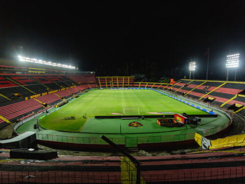 Sport enfrenta Avaí na Ilha do Retiro em duelo decisivo pela Série B