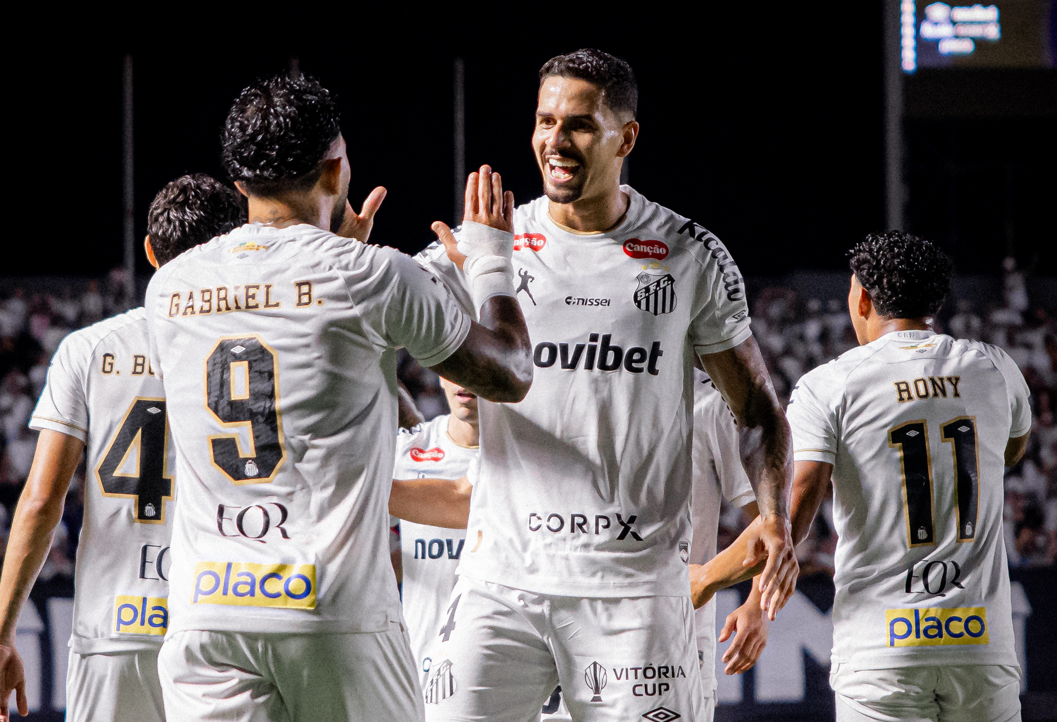 Santos mira sequência de vitórias com foco na Sul-Americana e Brasileirão