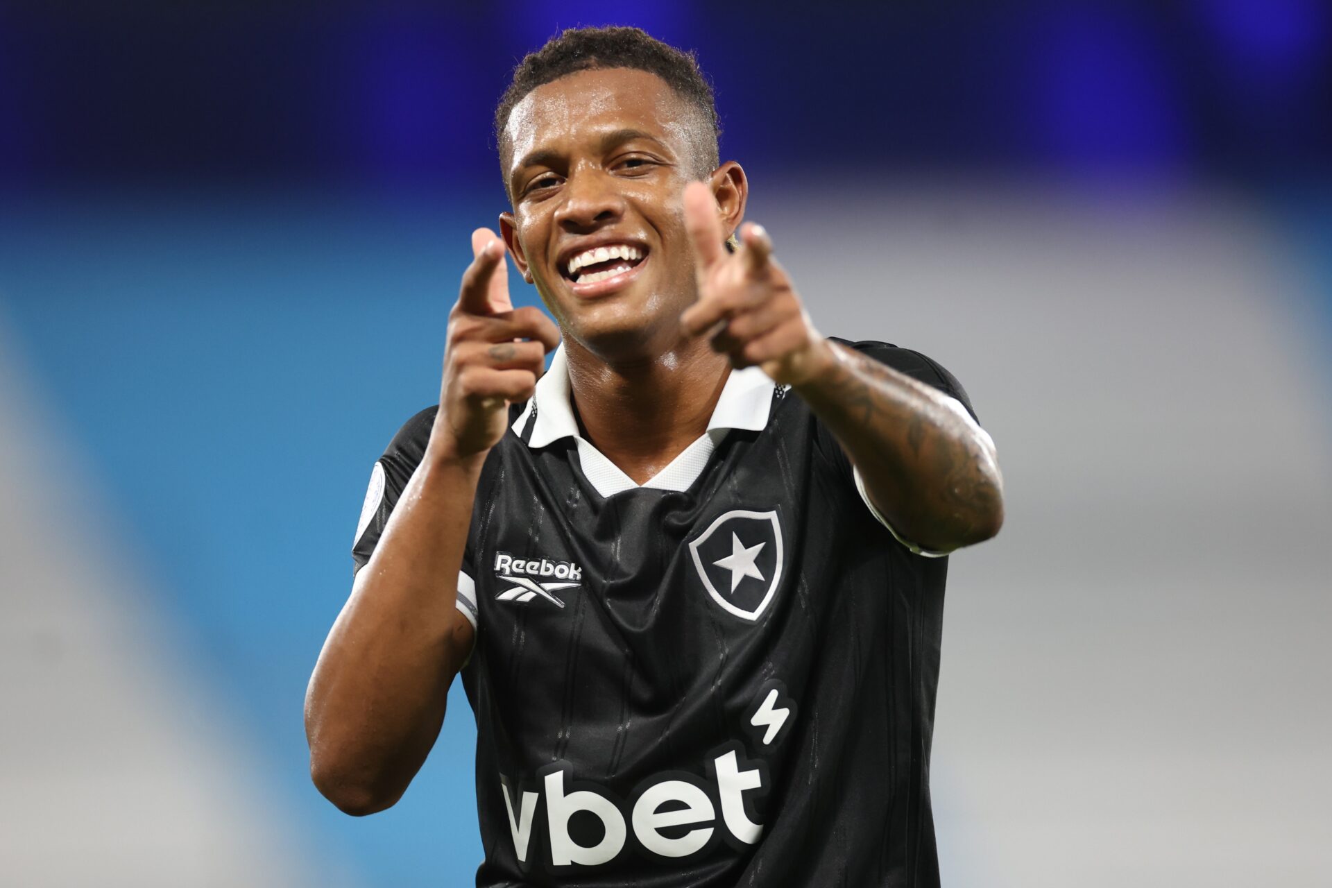 Danilo brilha no Botafogo e ganha elogios da imprensa europeia rumo à Copa do Mundo 2026