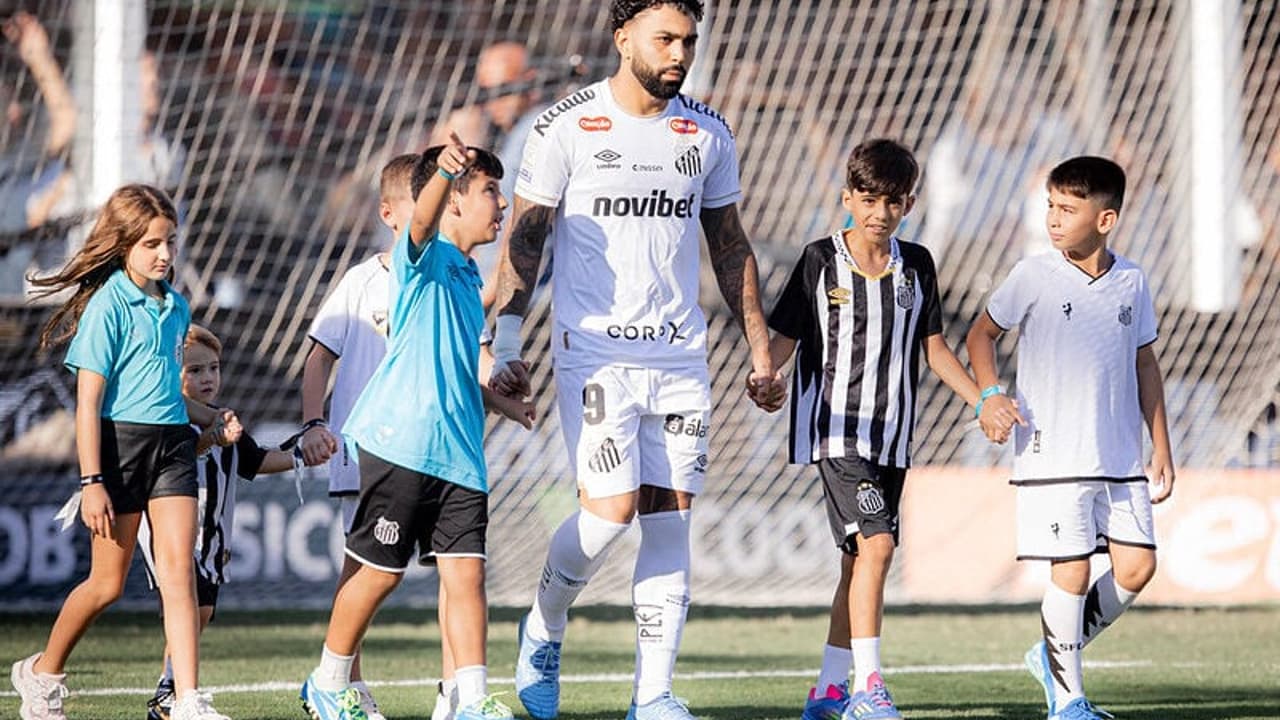 Gabigol quebra jejum, mas Santos sofre virada e se complica no Brasileirão