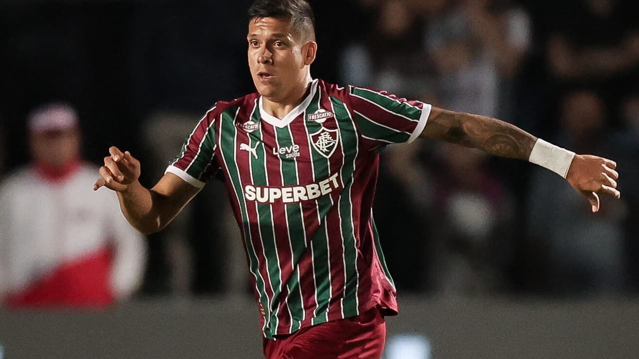 Julián Millán brilha na estreia e acirra briga por vaga na zaga do Fluminense
