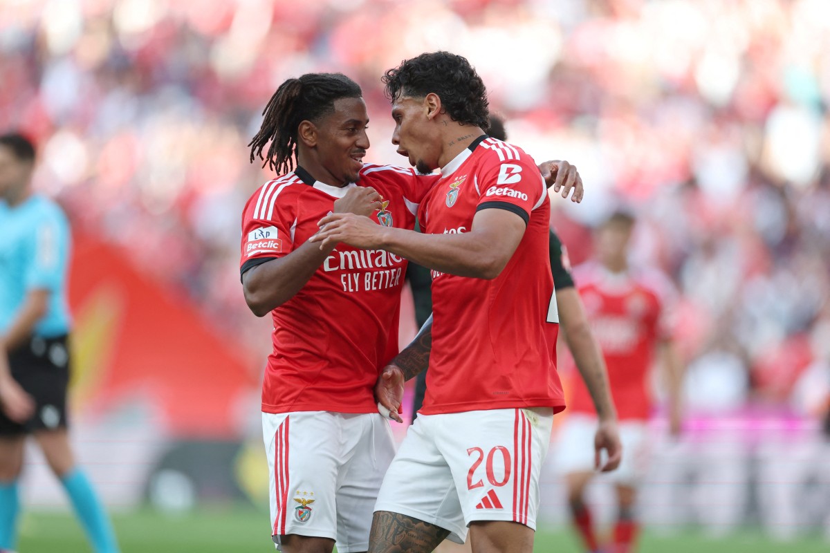 Benfica domina e goleia Moreirense por 4 a 1 em jogo eletrizante na Luz