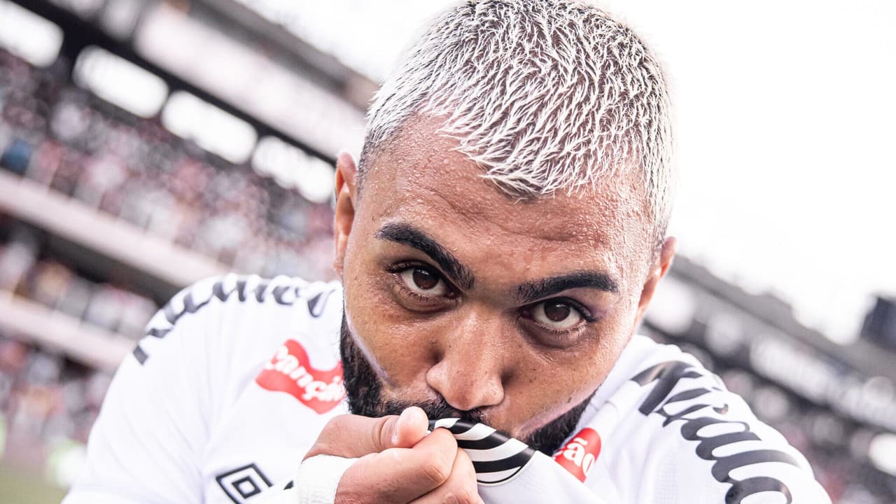 Gabigol revive momento especial com Flamengo antes de jogo pelo Santos no Maracanã