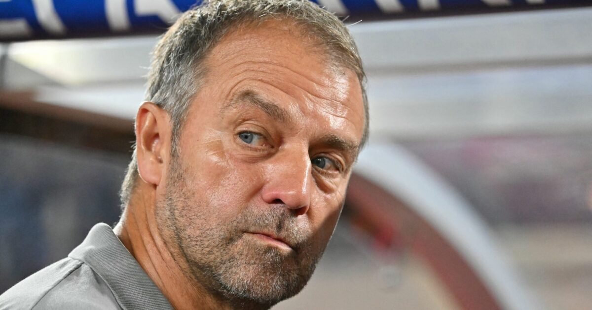 Hansi Flick critica cânticos islamofóbicos e reforça luta contra o racismo no futebol