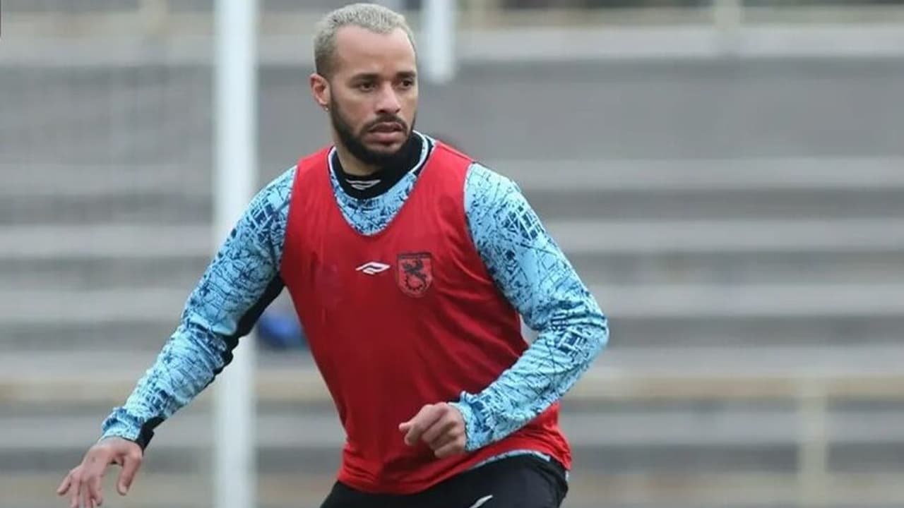 Jair Tavares revela os desafios do futebol no Irã antes da guerra e comenta Copa do Mundo 2026