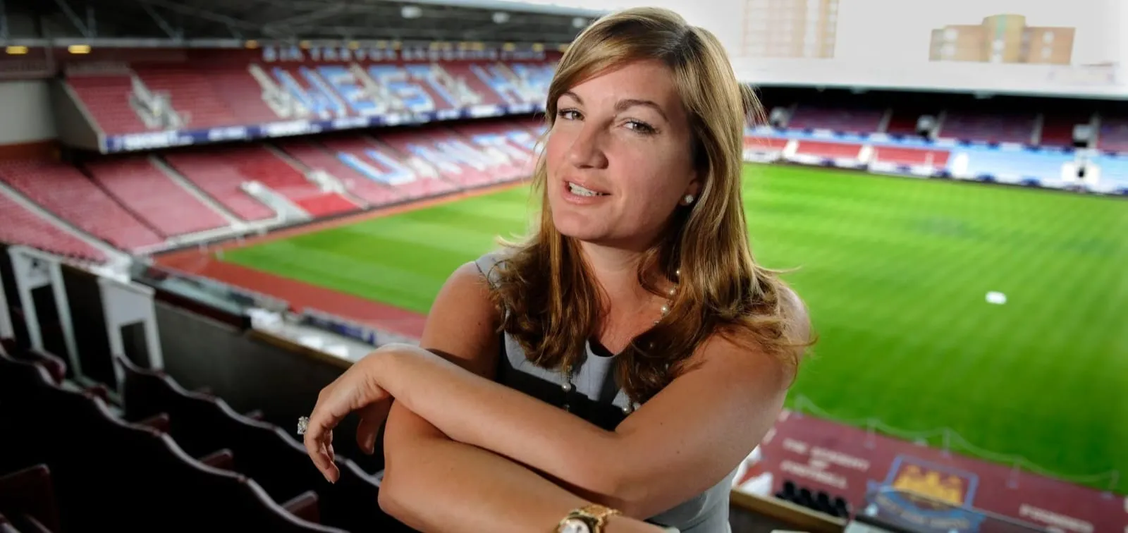 Karren Brady se despede do West Ham após 16 anos e deixa legado histórico