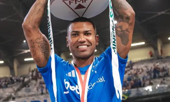Polêmica no Cruzeiro: Volante Walace é cortado da Libertadores após crítica interna