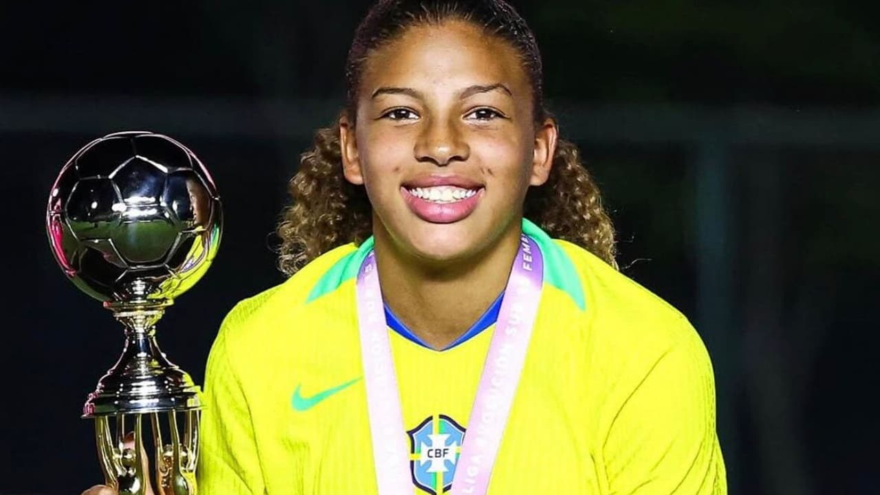 Estephany Oliveira se despede do Vasco e mira futuro promissor na Ferroviária