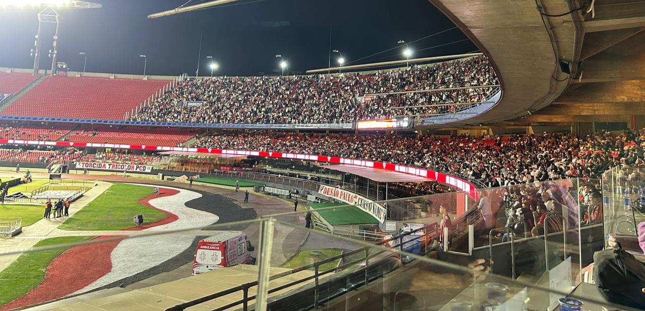 Torcida do São Paulo protesta contra Roger Machado e Rui Costa mesmo após vitória na Copa do Brasil